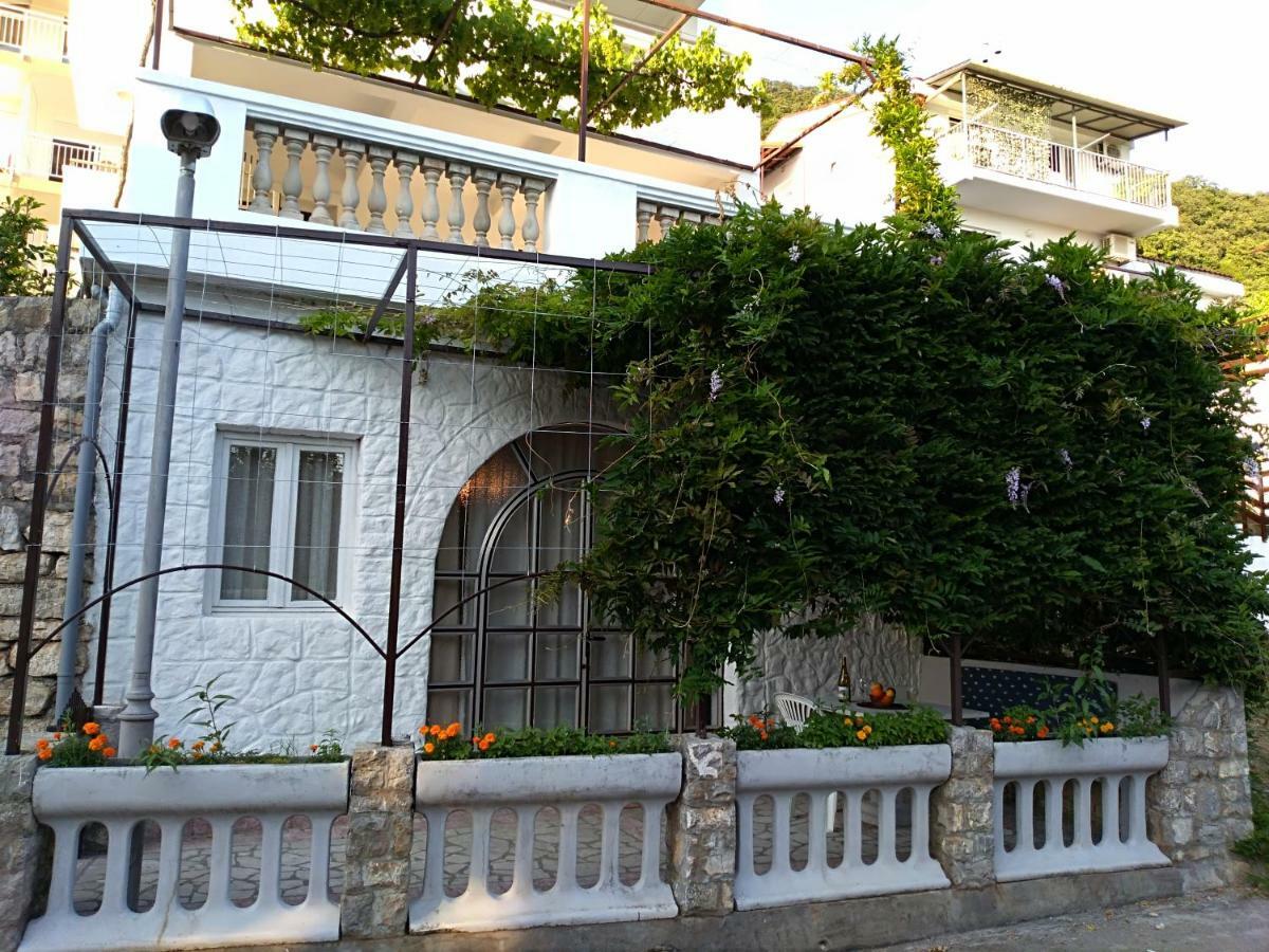 Apartmani Jovanovic Petrovac Ngoại thất bức ảnh