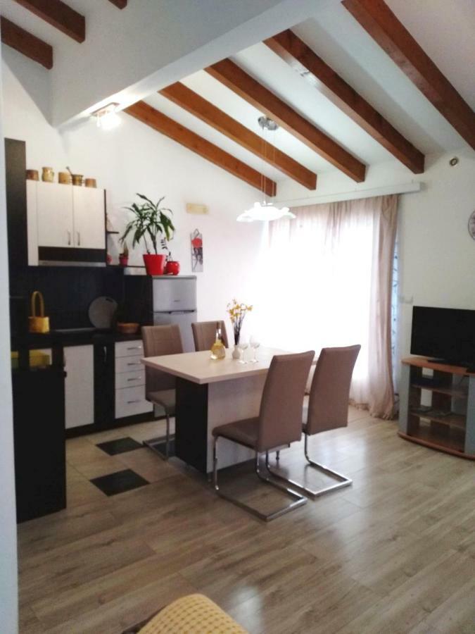 Apartmani Jovanovic Petrovac Ngoại thất bức ảnh