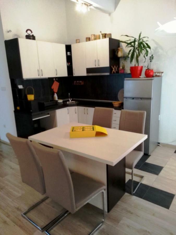 Apartmani Jovanovic Petrovac Ngoại thất bức ảnh